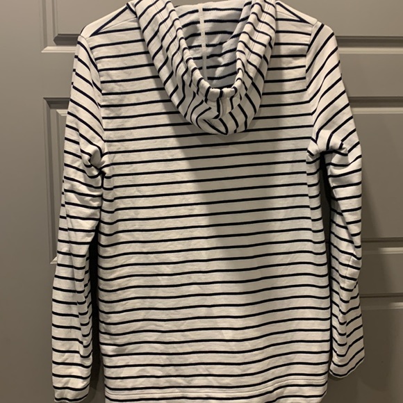 Jones New York Signature hooded long sleeve shirt - Picture 2 of 4